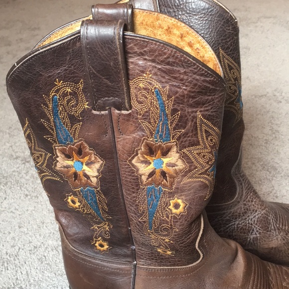Good ol’ cowgirl boots - Picture 5 of 7
